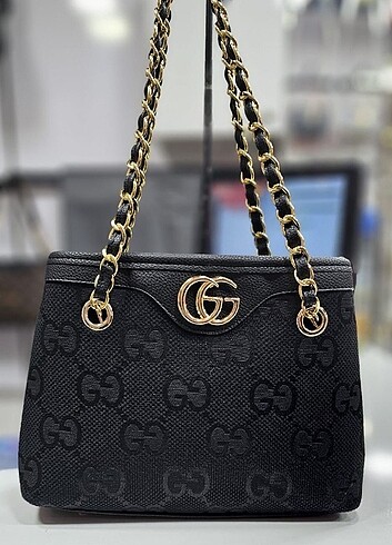 Gucci Gucci model