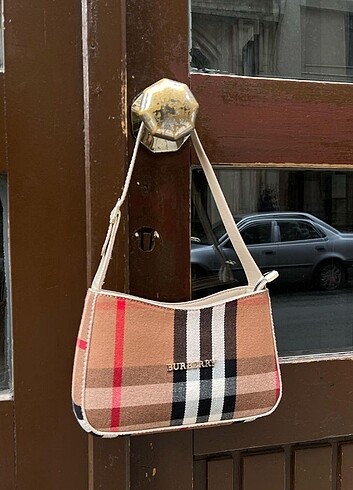 Burberry Kol çantası