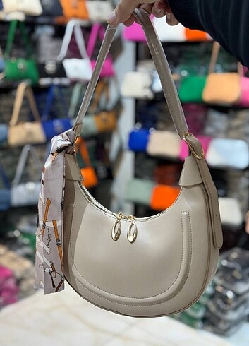 Bershka Siyah renk