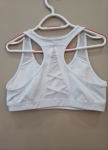 l Beden beyaz Renk PUMA ORJİNAL SPORCU CROP 