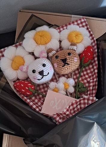 Milk ve Mocha Bear Çiçek Buketi