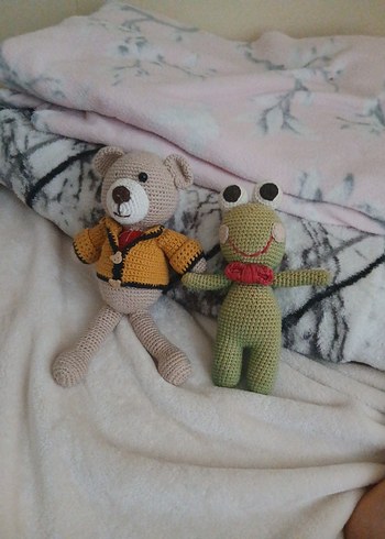 Renkli Gri Amigurumi Ayı ve Kurbağa Peluş Oyuncak