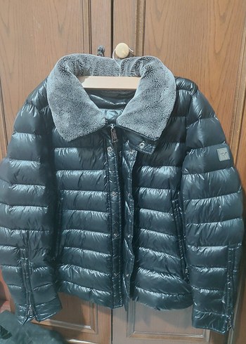 Siyah Fermuarlı Kışlık Mont - Görsel 2