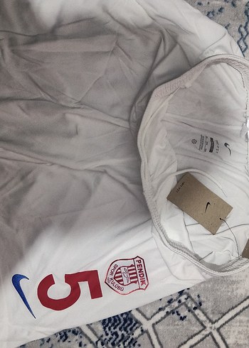 Nike Beyaz Sporcu Forma Sehir Ve Takim Ruhuyla Pendikspor