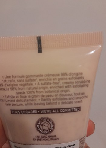 Beden Renk Yves Rocher Hindistan Cevizi Vücut Peeling Kremi 150 ml