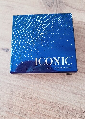 Iconic Contact Lenses Jade