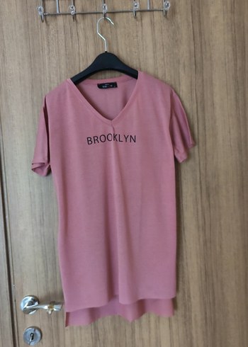 Pembe V Yaka Baskılı Kadın Tişört
