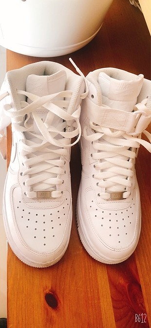 Yepyeni nike air