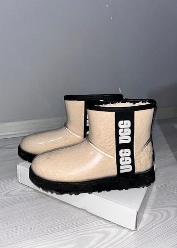Bej Kadın UGG Dolgu Topuklu Botlar
