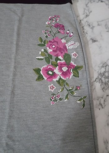 Nakışlı Gri Uzun Kadın Etek boy 58 cm bel 36 cm - Görsel 3