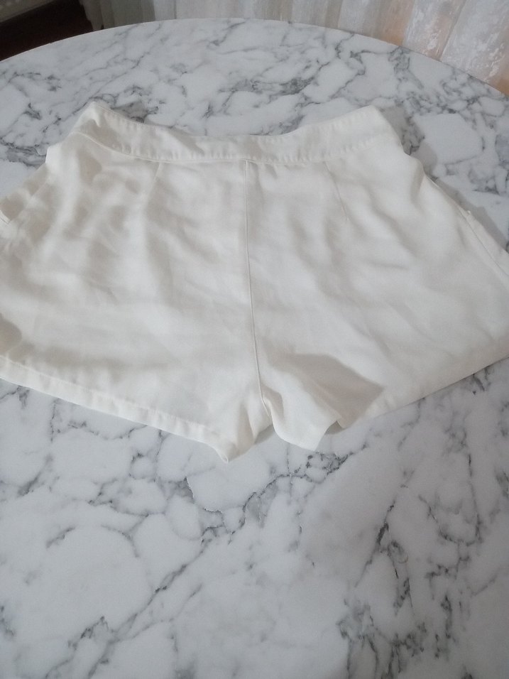 Düğmeli Beyaz Keten Mini Şort boy 33 cm - Görsel 2