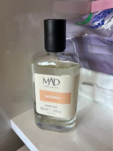 MAD B107(burberry goddes muadil)