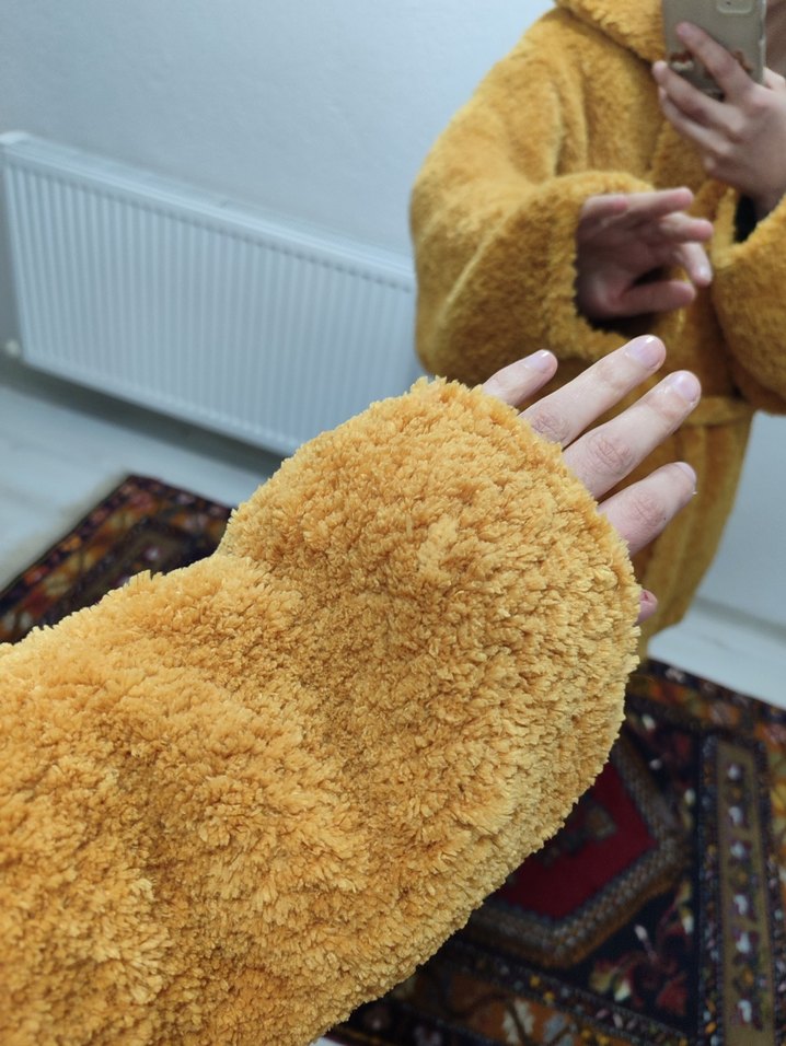 Sarı Peluş El Örgüsü Midi Boy Ceket - Görsel 4