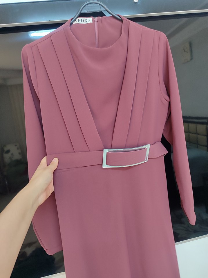 Gül kurusuV Yakalı Kemerli Uzun Elbise  - Görsel 2