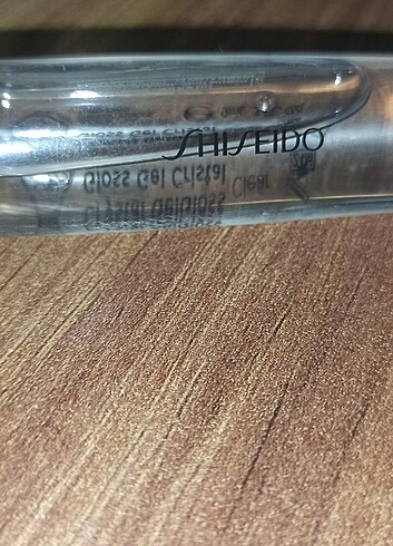  Beden Shiseido Crystal Gelgloss 