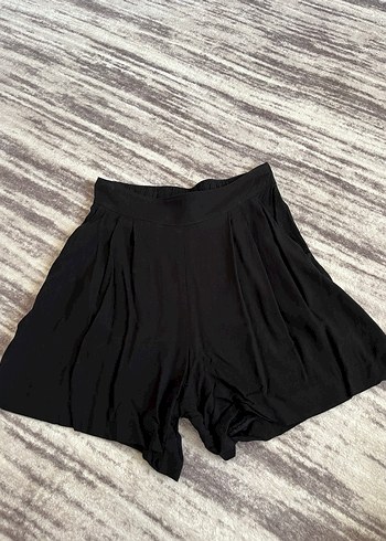 Kadın Siyah Pileli Yüksek Bel Mini Şort