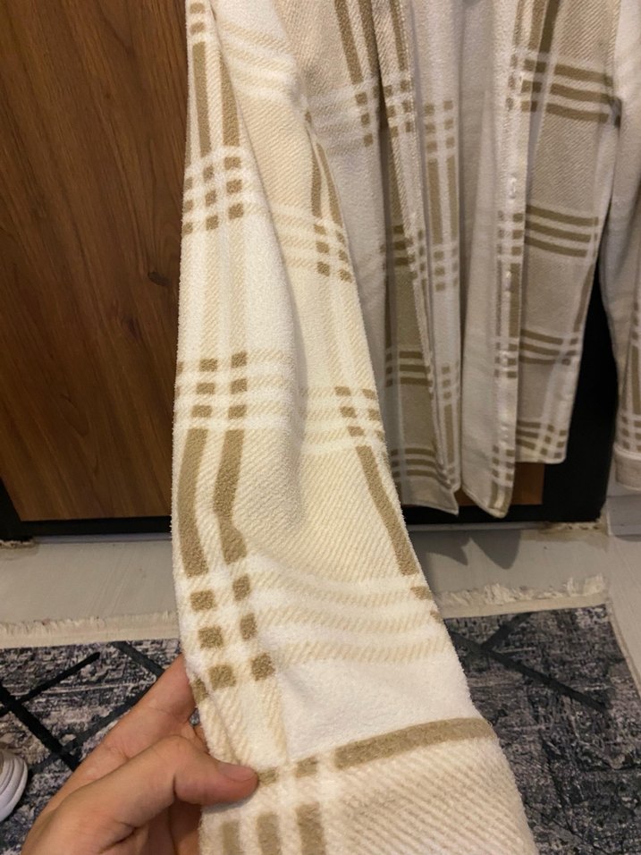 Bej Erkek Düğmeli Uzun Kollu Gömlek - Görsel 2