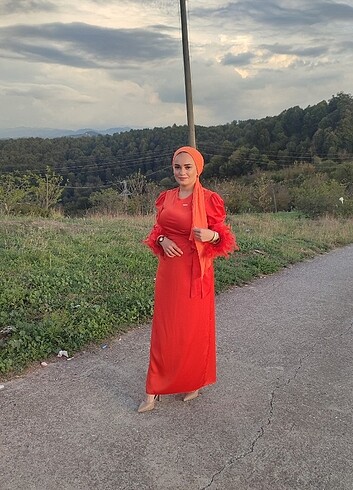 Turuncu nar çiçeği rengi