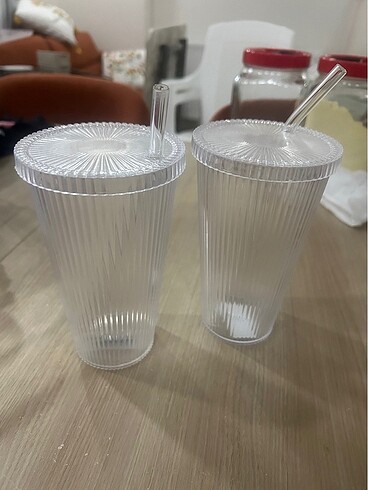 Pipetli kahve bardağı