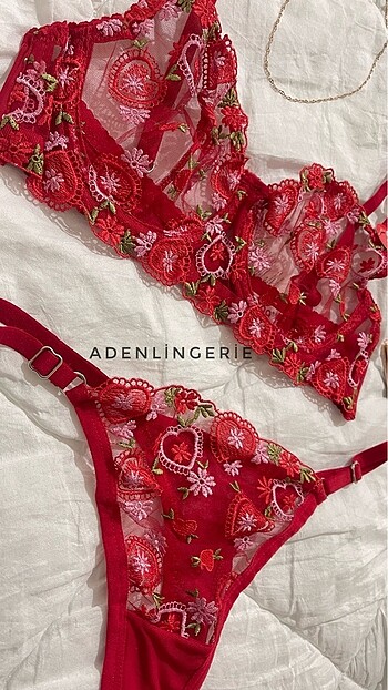 l Beden Kırmızı Çilek Kalp Bralet Takımı