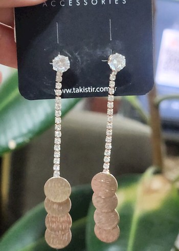 Uzun Gold Renkli Pullu Kadın Küpe