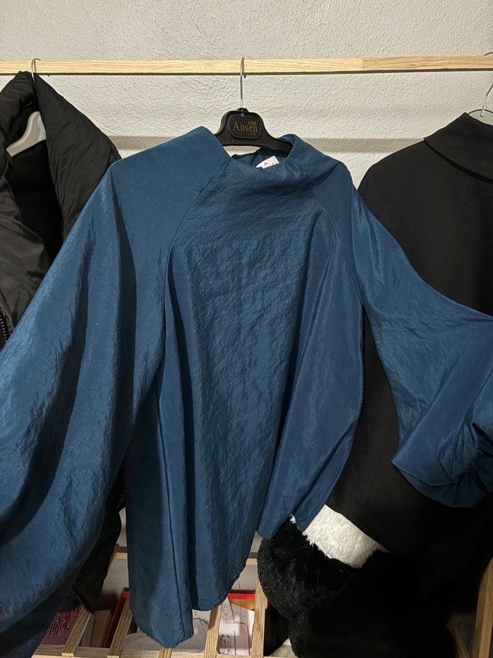 Mavi saten Salaş Uzun Kollu Bluz - Görsel 2