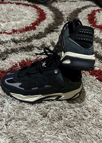 38 Beden Adidas Siyah Erkek Spor Ayakkabı