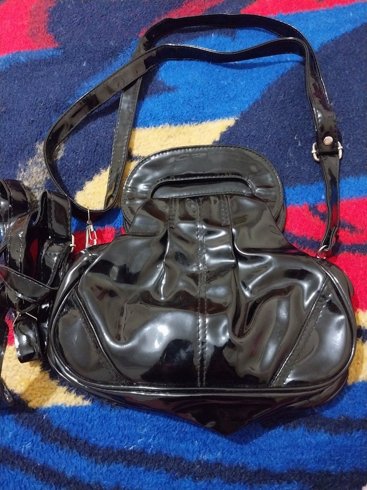 Siyah Parlak Deri Kadın Çanta ipi yedek var - Görsel 2