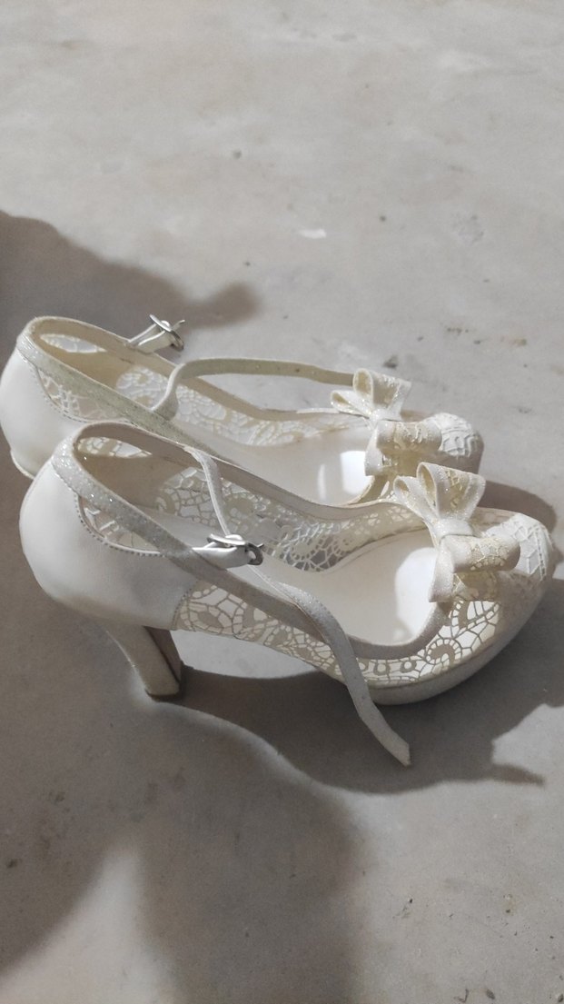 Dantel Detaylı Beyaz Dolgu Topuklu Kadın Ayakkabı - Görsel 2