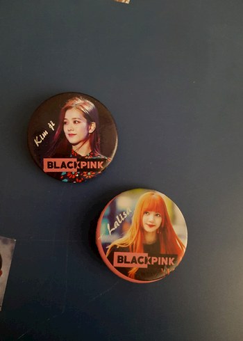 blackpinkli 2 adet bilezik 1 adet kolye 2 adet rozet - Görsel 4