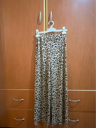 Esnek leoparlı pantolon