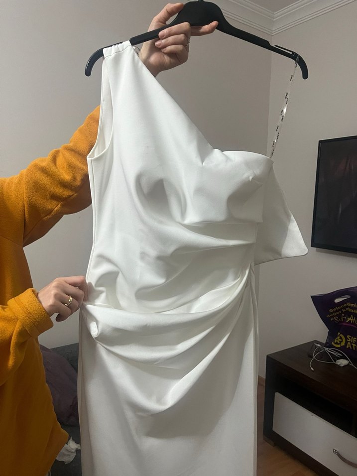 Straplez Beyaz A-Line Gelinlik - Görsel 4