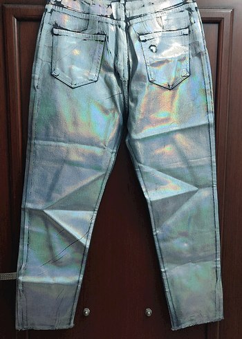 Gri Gümüş Metalik Parlak Renkli Mom Jean Kadın Kot Pantolon - Görsel 4