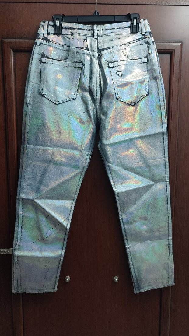 Gri Gümüş Metalik Parlak Renkli Mom Jean Kadın Kot Pantolon - Görsel 4