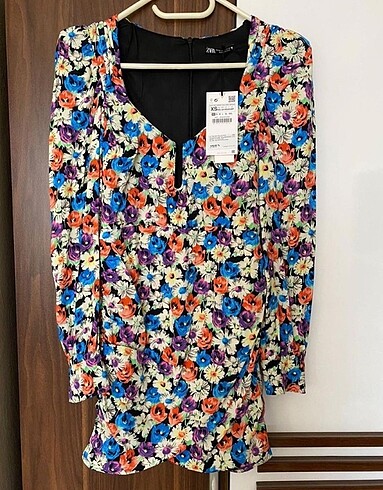 Zara çiçekli kısa elbise