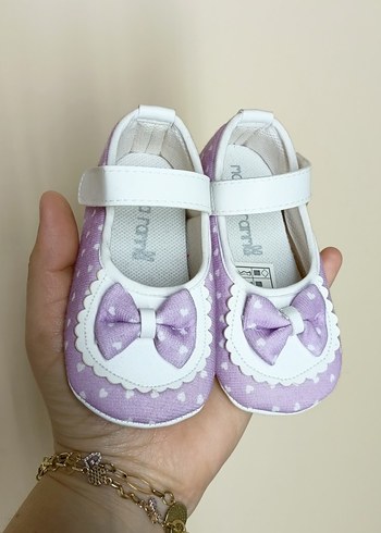 Fiyonklu Cırtlı Kız Bebek Patik