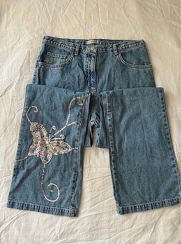 Zara Pullu kelebek detaylı vintage jean