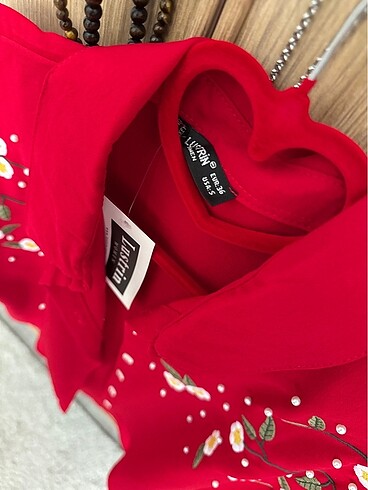 Zara Nakışlı kırmızı gömlek