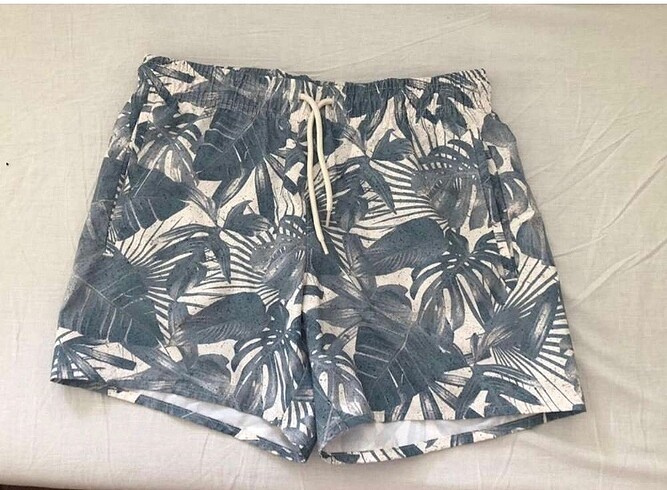 LC Waikiki marka erkek çocuk deniz şortu S beden