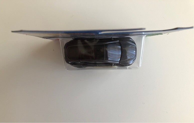 Hot Wheels TESLA MODEL Y