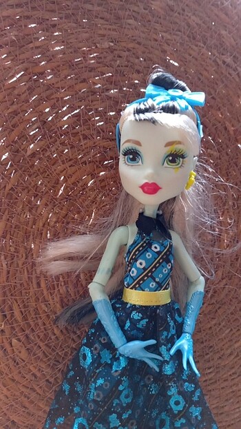  Beden Monster High bebek
