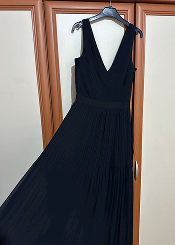 Siyah Pilili V Yaka Uzun Abiye Elbise - Görsel 3