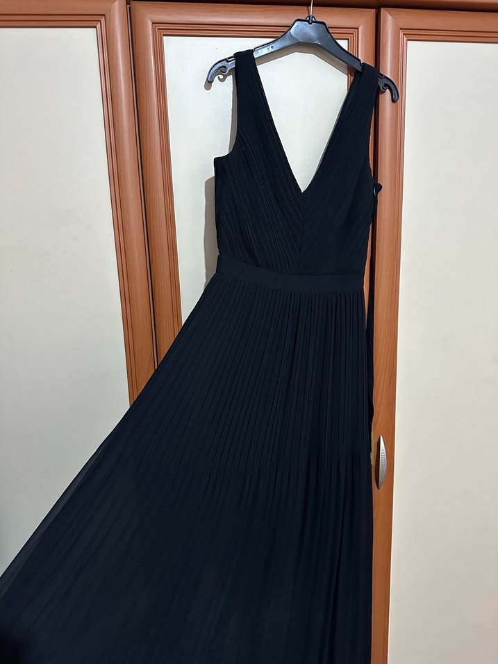 Siyah Pilili V Yaka Uzun Abiye Elbise - Görsel 3