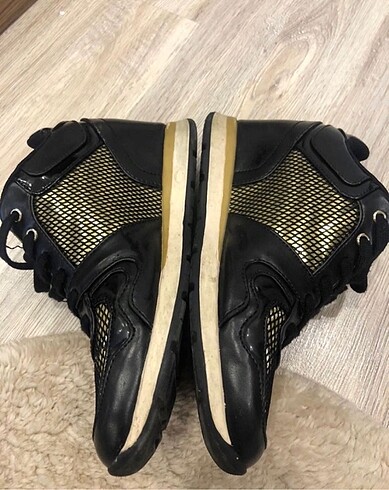 38 Beden siyah Renk Guess spor ayakkabı