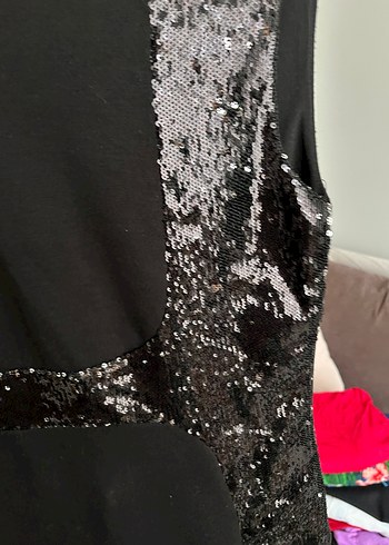 Siyah Pul İşlemeli V Yaka Midi Elbise - Görsel 3