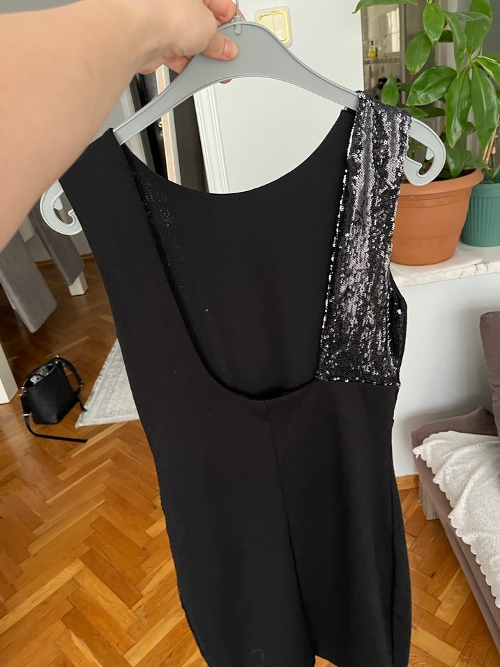 Siyah Pul İşlemeli V Yaka Midi Elbise - Görsel 2