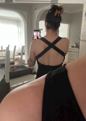 Siyah V Yaka Kolsuz Kalem Elbise - Görsel 2