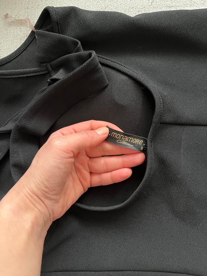 Siyah V Yaka Kolsuz Kalem Elbise - Görsel 4