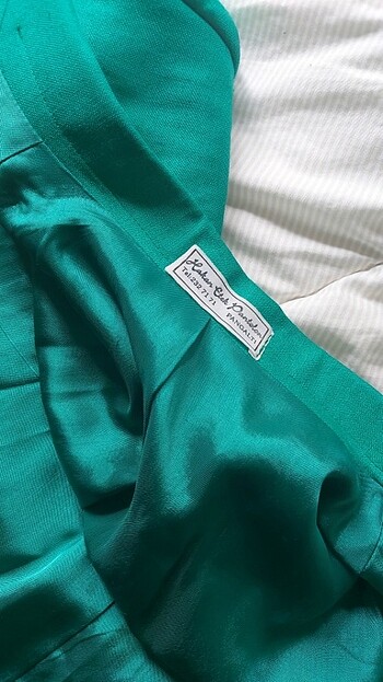 42 Beden yeşil Renk ŞIK YEŞİL CEKET( Böyle ceketler artık yok denecek kadar az)