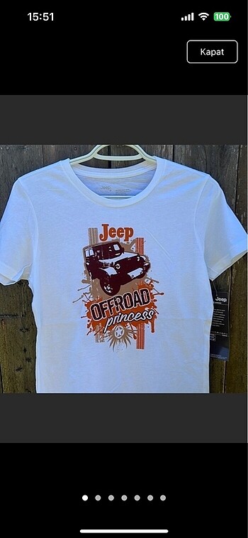 Jeep marka T-shirt etiketi üzerinde